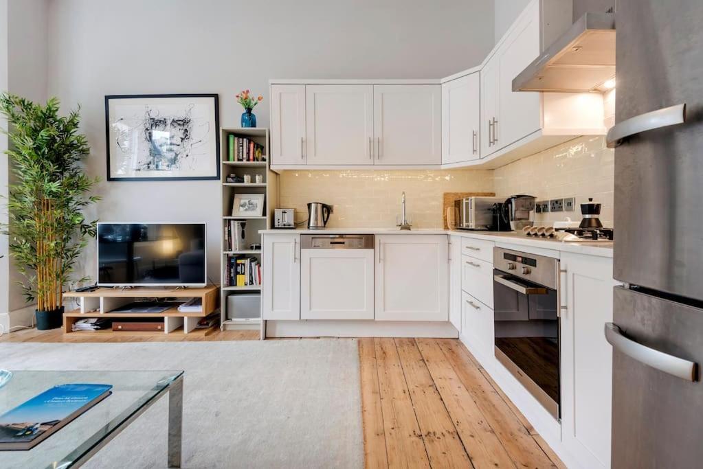 Contemporary Clapham Living Appartement Londen Buitenkant foto